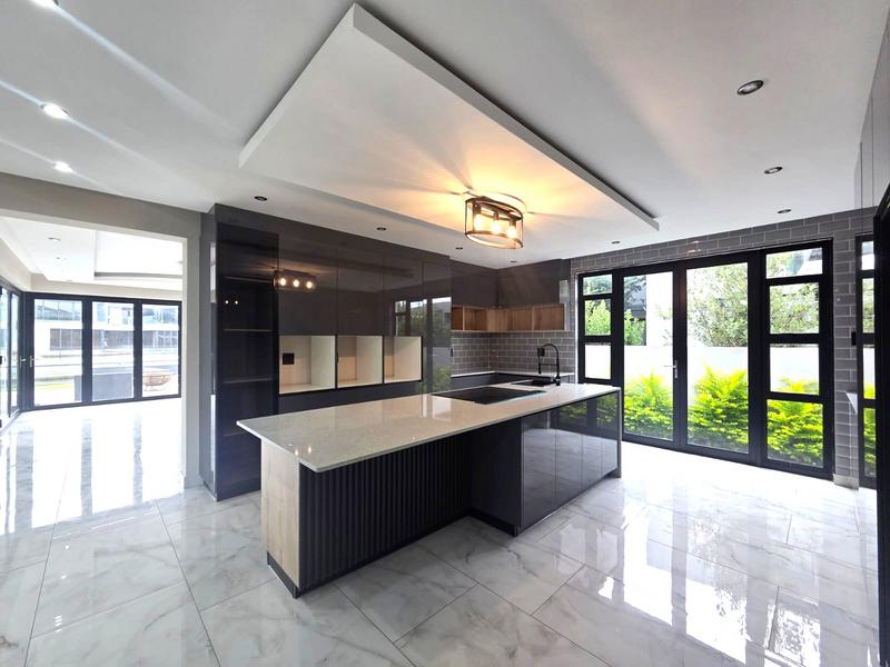 5 Bedroom Property for Sale in The Islands Estates North West